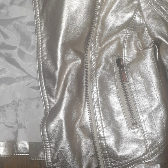 Xs Jacket - Picture 3 of 5